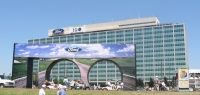 Ford в гордом одиночестве борется с кризисом