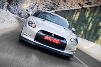 Эликсир молодости. Учимся не бояться скорости у купе Nissan GT-R