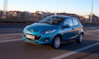 Обновленная Mazda2: ну что, красивая, поехали в Монако?