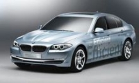 BMW покажет гибридную 