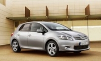 Toyota Auris заряжает эмоциями за 65 грн. в день!