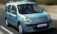 Поздравляем 1000-го покупателя автомобиля в салоне Renault компании 