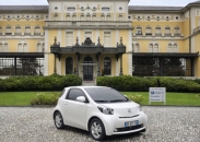 Toyota iQ