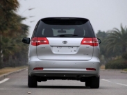 BYD M6