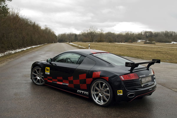 Audi-R8-GT3-2