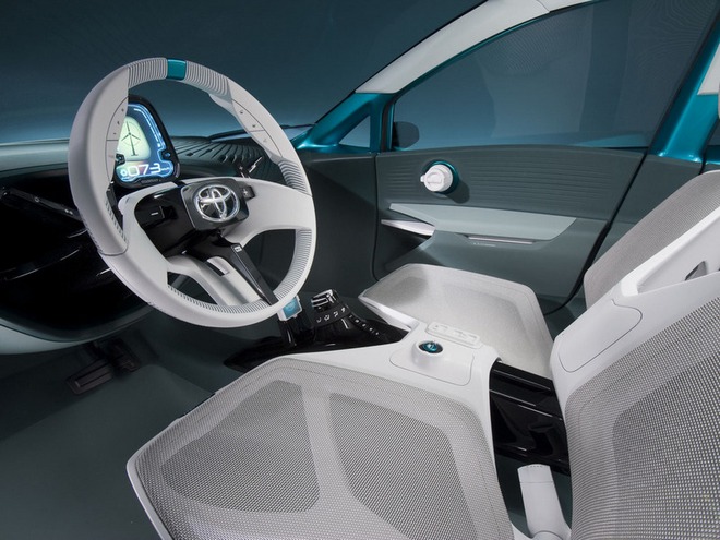 Toyota Prius_rul_ua