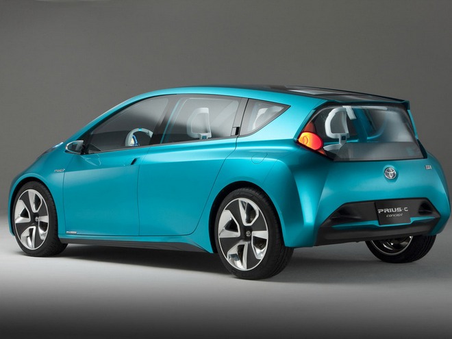 Toyota Prius_rul_ua
