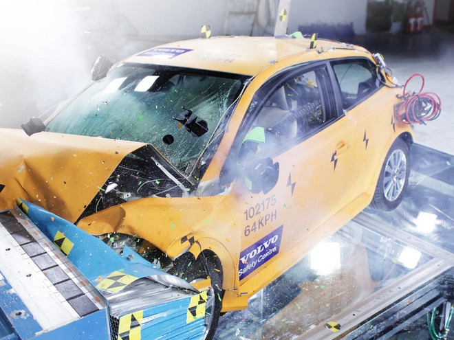 Volvo C30 EV_rul_ua